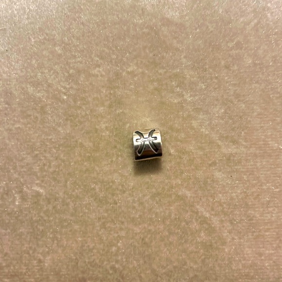 Pandora Pisces, zodiac charm - Picture 1 of 2